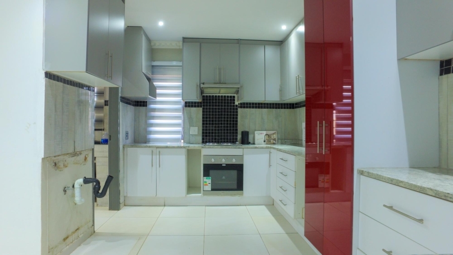 5 Bedroom Property for Sale in Waterkloof East North West